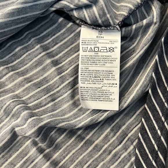 Old navy shirt - Picture 4 of 4